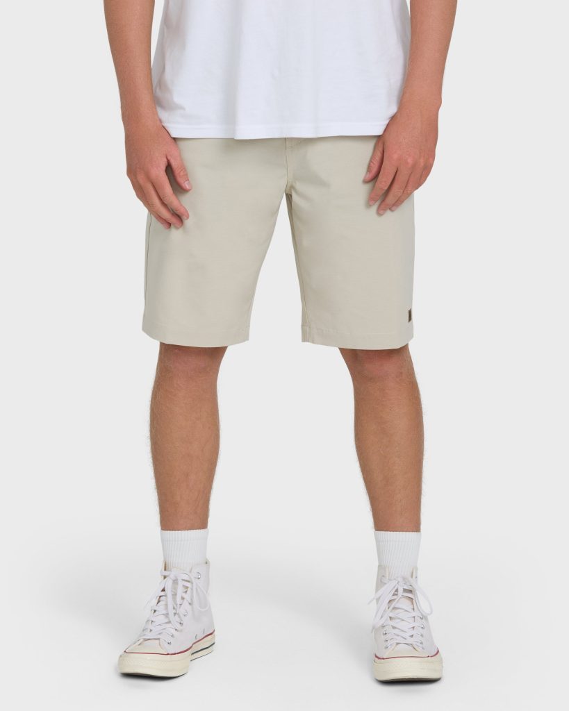 Crossfire Submersible 21" Hybrid Shorts - Oatmeal