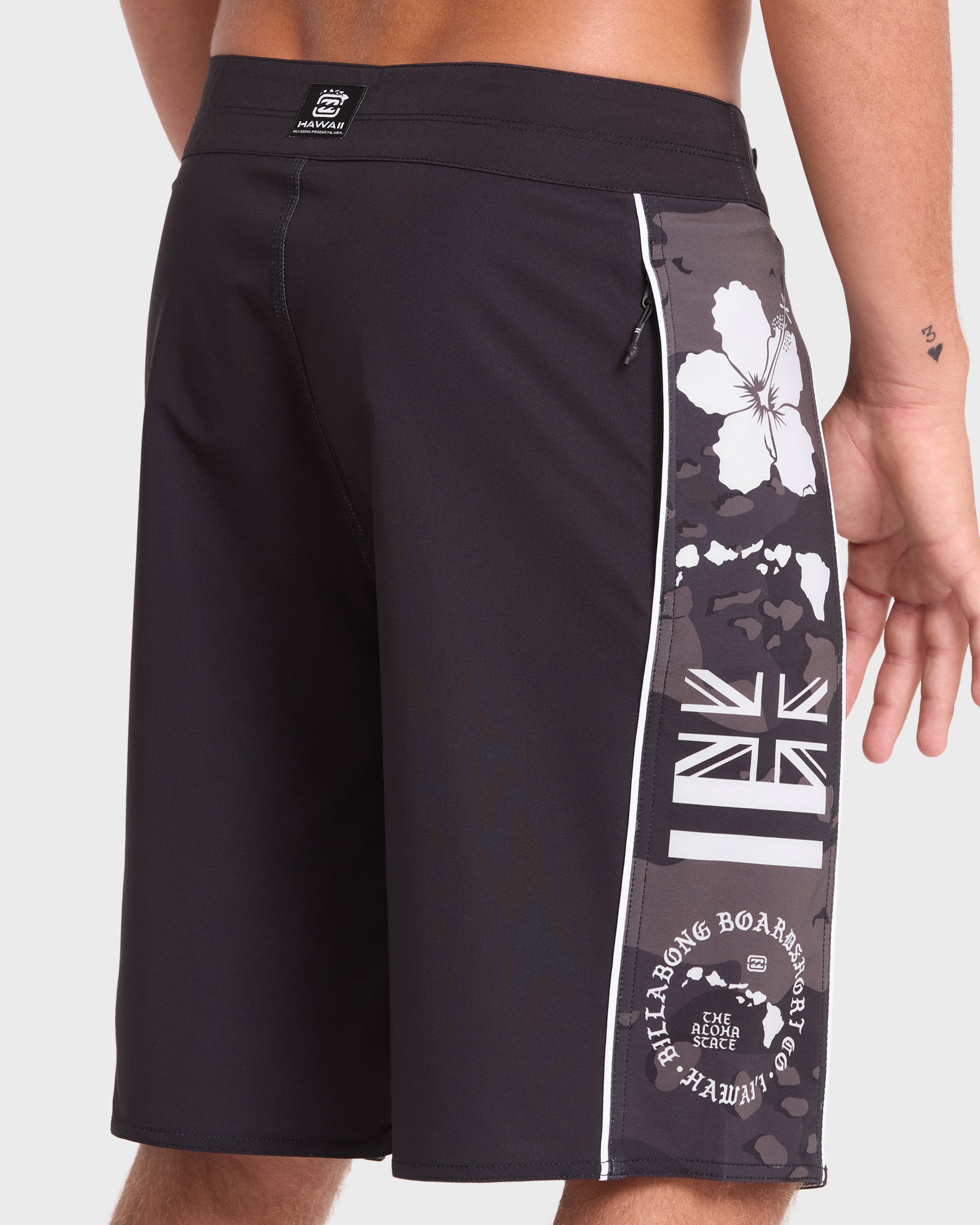 New Wave 2.0 Hawaii Pro 19" Boardshorts - Black